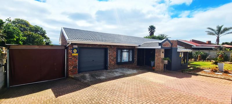 4 Bedroom Property for Sale in Fraaiuitsig Western Cape